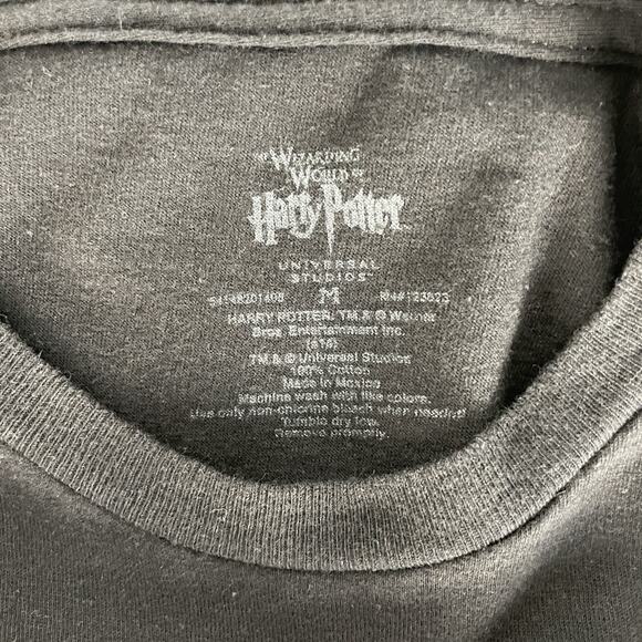 Harry Potter Wizarding World T-Shirt Size M Universal Orlando Hogwarts Castle - Picture 3 of 5